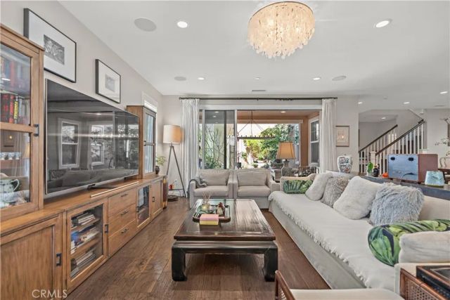 220 Barnes, Tustin, CA 92782