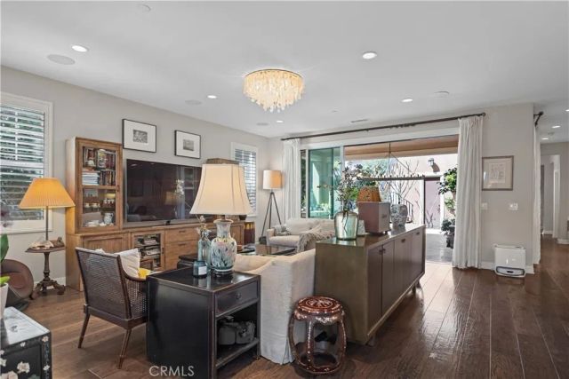 220 Barnes, Tustin, CA 92782