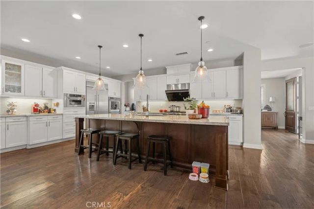 220 Barnes, Tustin, CA 92782