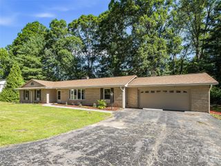 3158 Florida Drive, Hendersonville, NC 28792