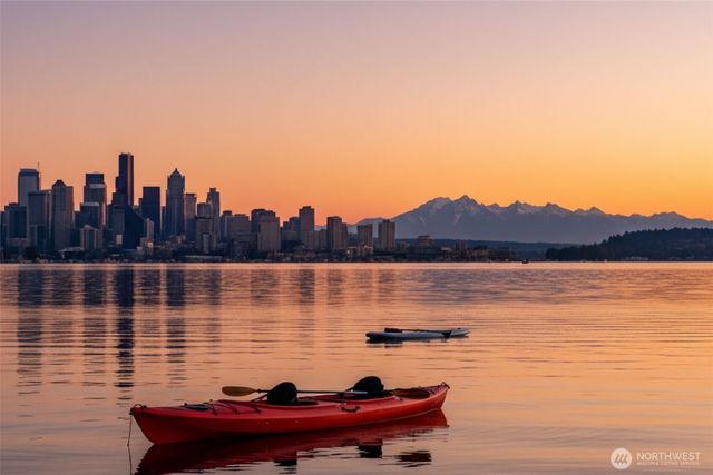 1588 102nd Avenue NE, Bellevue, WA 98004