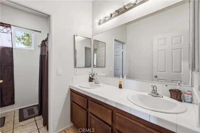 39215 Chantilly, Palmdale, CA 93551