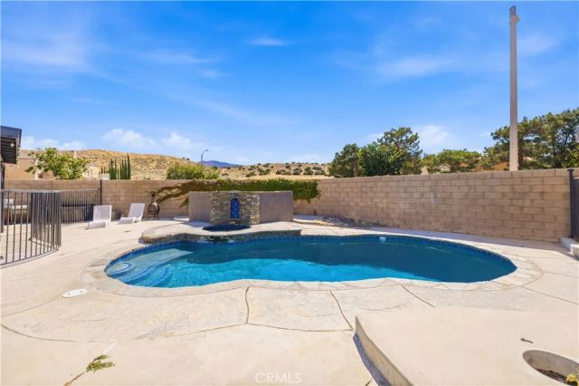 39215 Chantilly, Palmdale, CA 93551