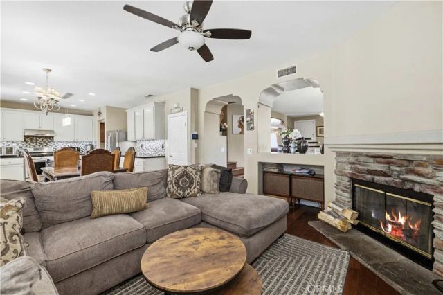 39215 Chantilly, Palmdale, CA 93551