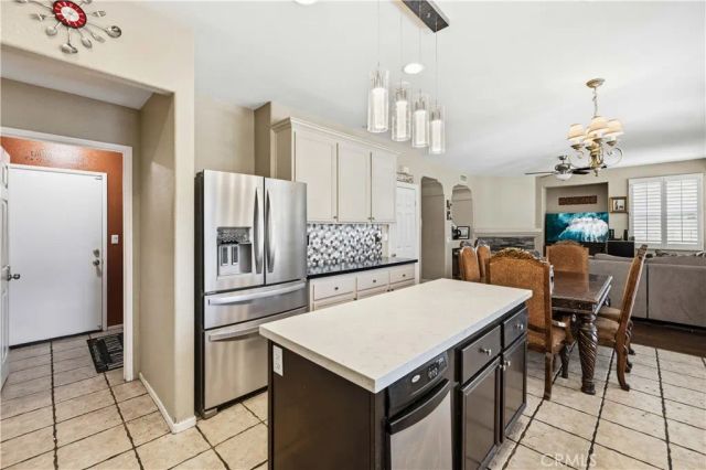 39215 Chantilly, Palmdale, CA 93551