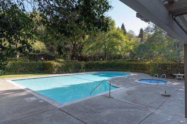 113 Quail Ct, Novato, CA 94949