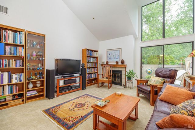 113 Quail Ct, Novato, CA 94949