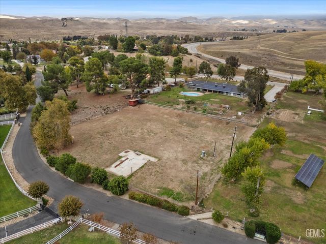 6350 Alfred Harrell Highway, Bakersfield, CA 93308