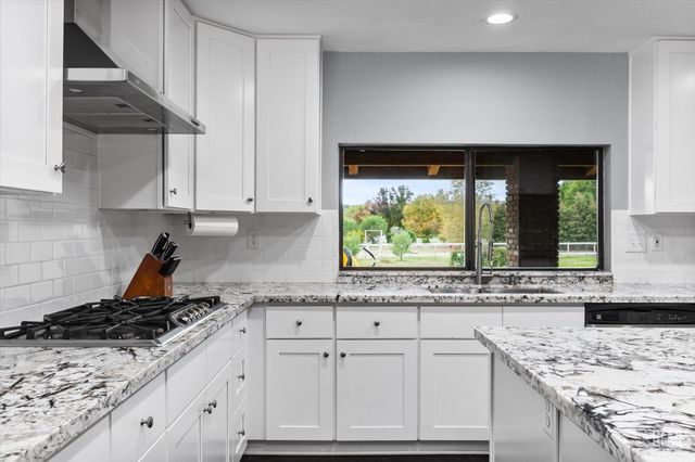 6350 Alfred Harrell Highway, Bakersfield, CA 93308