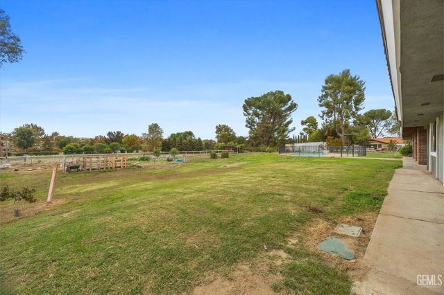 6350 Alfred Harrell Highway, Bakersfield, CA 93308