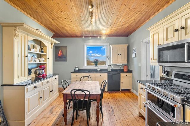 100 Little White Oak Road, New Haven, MO 63068