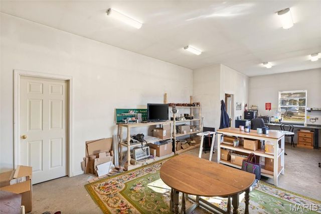 100 Little White Oak Road, New Haven, MO 63068