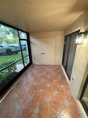11933 NW 11th St 11933, Pembroke Pines, FL 33026