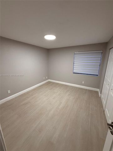 11933 NW 11th St 11933, Pembroke Pines, FL 33026