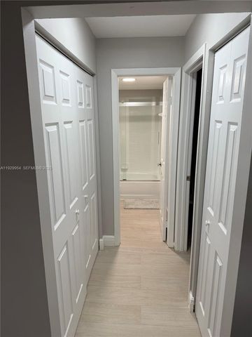 11933 NW 11th St 11933, Pembroke Pines, FL 33026