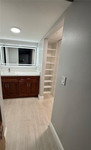 11933 NW 11th St 11933, Pembroke Pines, FL 33026