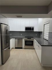 11933 NW 11th St 11933, Pembroke Pines, FL 33026