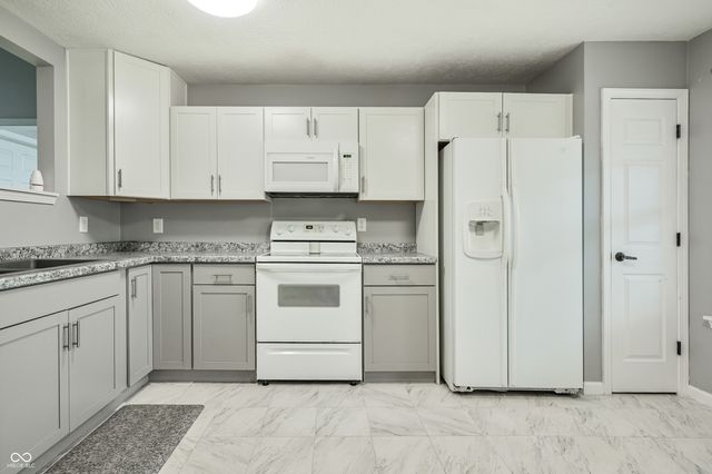 378 Longfellow Court, Greenfield, IN 46140