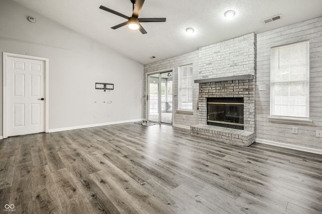 378 Longfellow Court, Greenfield, IN 46140