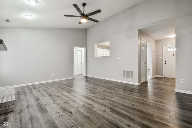 378 Longfellow Court, Greenfield, IN 46140