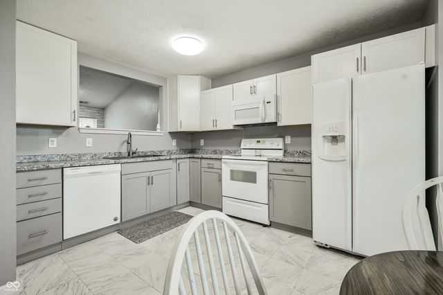 378 Longfellow Court, Greenfield, IN 46140