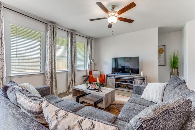 761 Pollyann Trail, Fort Worth, TX 76052