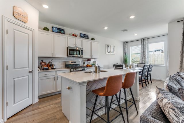 761 Pollyann Trail, Fort Worth, TX 76052