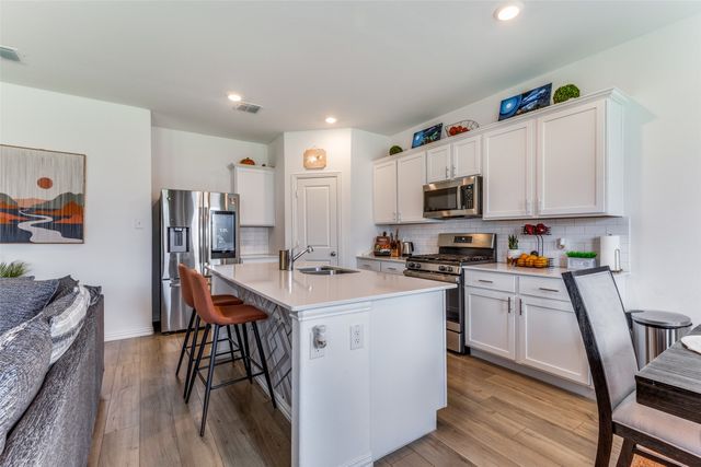 761 Pollyann Trail, Fort Worth, TX 76052