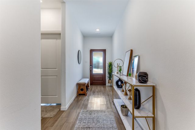 761 Pollyann Trail, Fort Worth, TX 76052