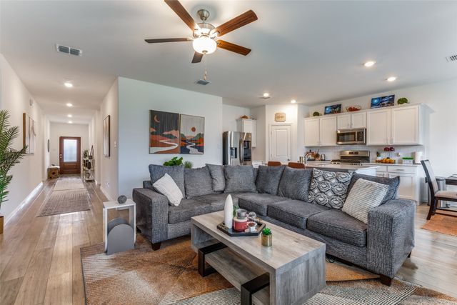 761 Pollyann Trail, Fort Worth, TX 76052