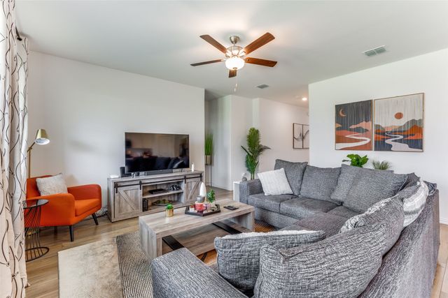 761 Pollyann Trail, Fort Worth, TX 76052