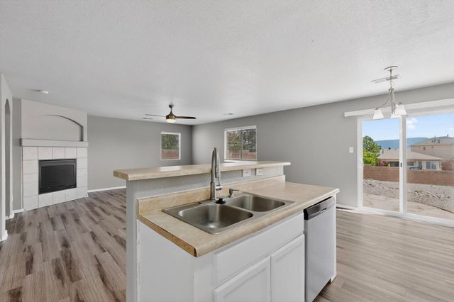 9924 Cerro Largo Place NW, Albuquerque, NM 87114