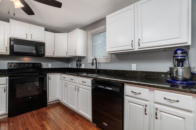 56 Mahogany Run 56, Leominster, MA 01453