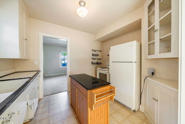 709 NW 2nd Street, Grants Pass, OR 97526