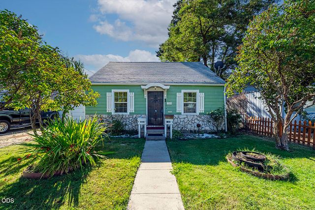 709 NW 2nd Street, Grants Pass, OR 97526