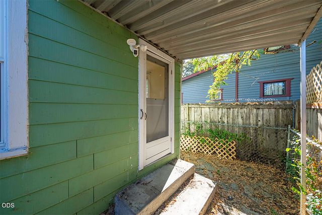 709 NW 2nd Street, Grants Pass, OR 97526