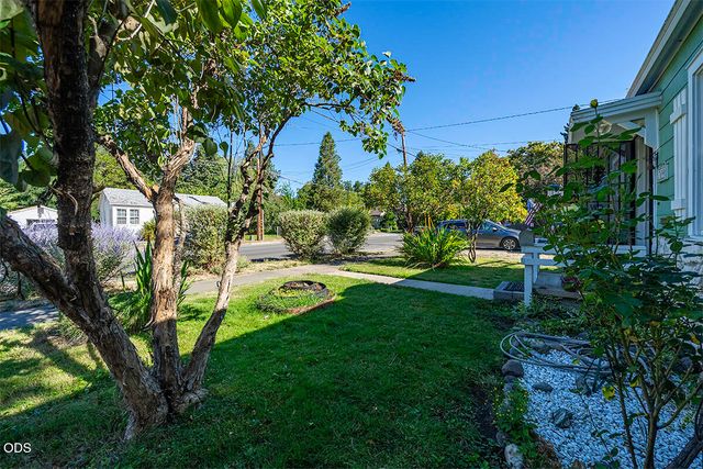 709 NW 2nd Street, Grants Pass, OR 97526