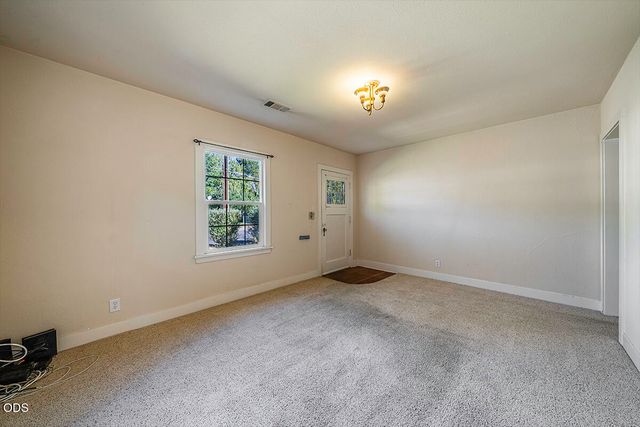 709 NW 2nd Street, Grants Pass, OR 97526