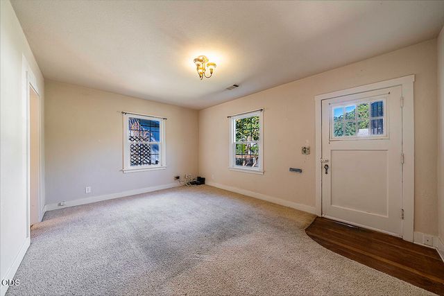 709 NW 2nd Street, Grants Pass, OR 97526