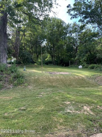 6810 Homestead Dr, Louisville, KY 40214