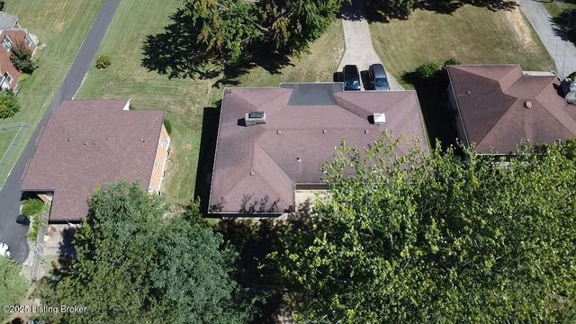 6810 Homestead Dr, Louisville, KY 40214