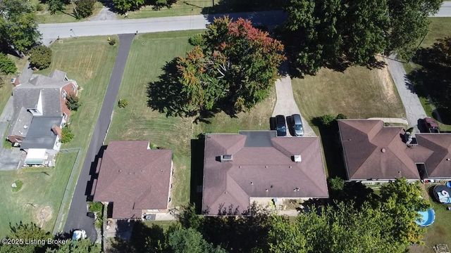 6810 Homestead Dr, Louisville, KY 40214