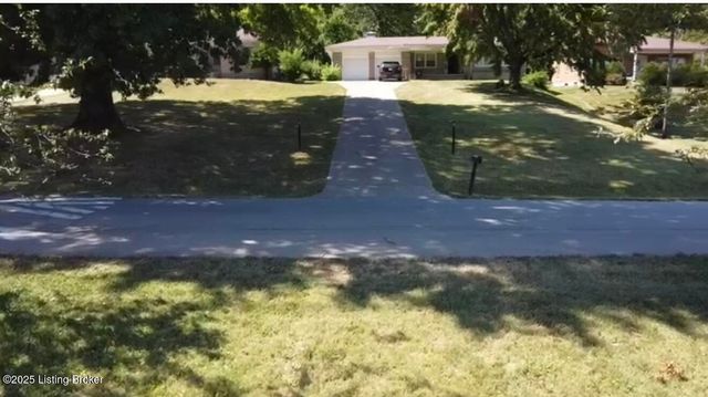 6810 Homestead Dr, Louisville, KY 40214