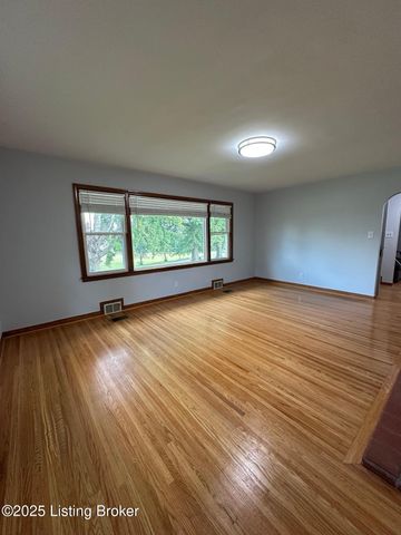 6810 Homestead Dr, Louisville, KY 40214