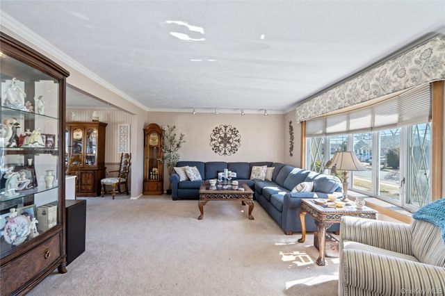 59 Cedar Street, Massapequa, NY 11758