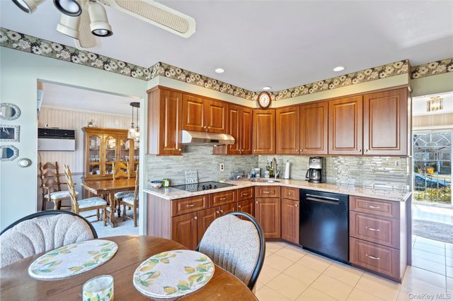 59 Cedar Street, Massapequa, NY 11758