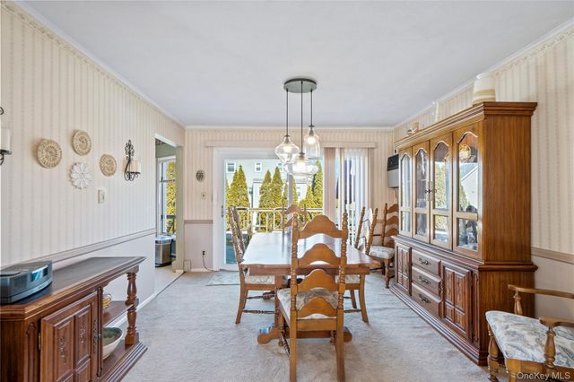 59 Cedar Street, Massapequa, NY 11758