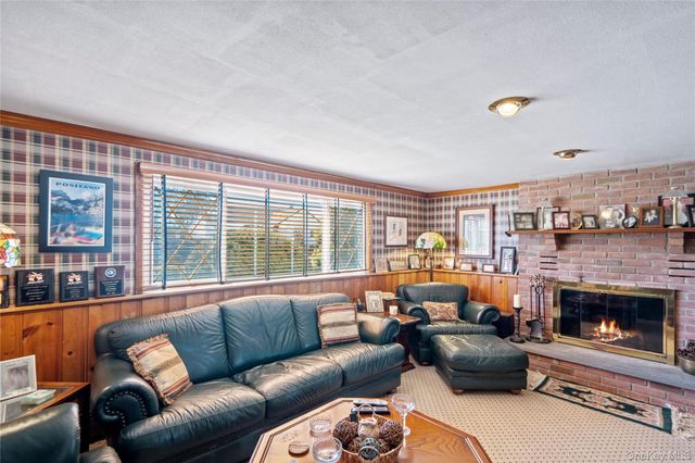 59 Cedar Street, Massapequa, NY 11758