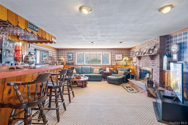 59 Cedar Street, Massapequa, NY 11758