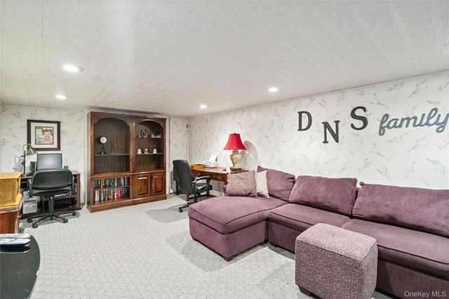 59 Cedar Street, Massapequa, NY 11758